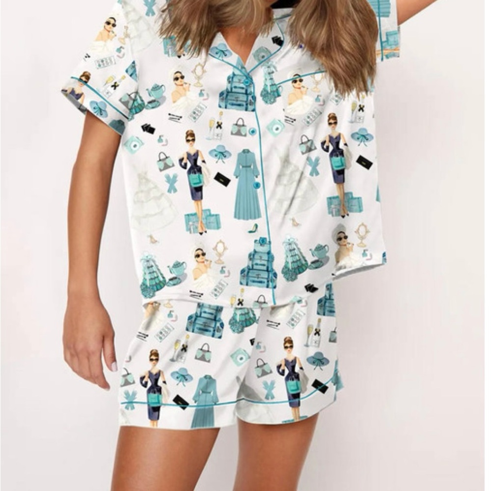 SheShow Breakfast at Tiffany’s short pajama set